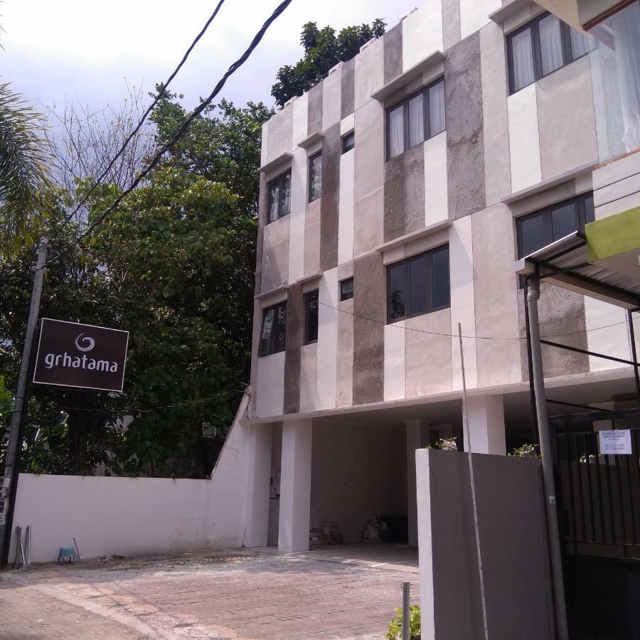 Grhatama Guest House Kejayan Экстерьер фото